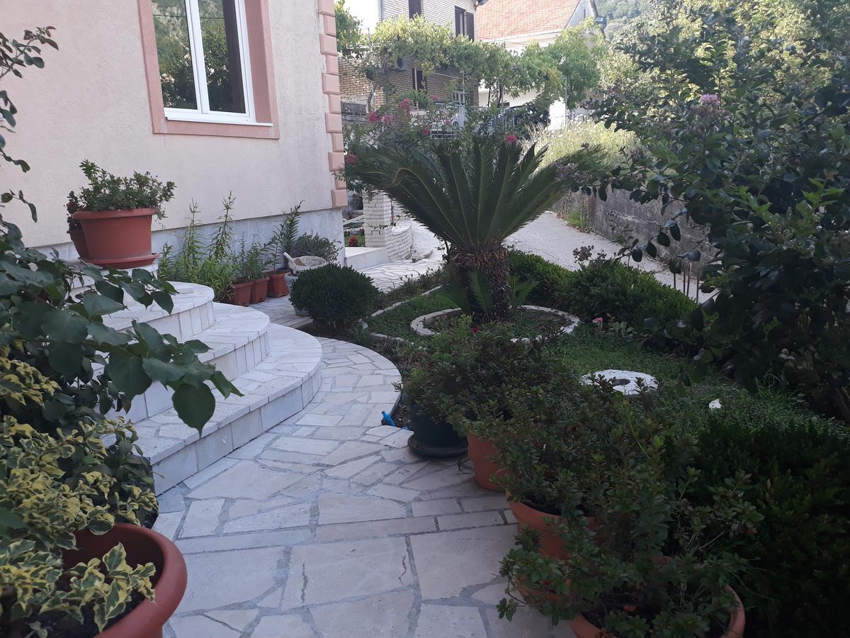 Apartmani Tanja Tivat Exterior foto